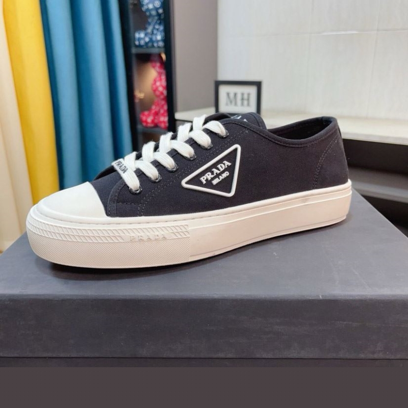 Pra*a casual shoes